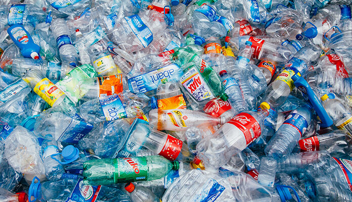 Plastic flesjes
