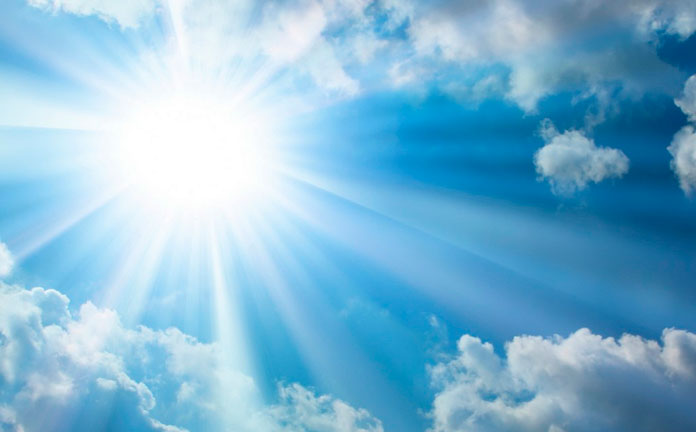 luchtfoto met zon en wolken