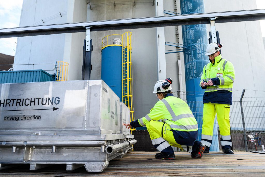 Inspectie ANVS bij het transport van verse splijtstof bij Kerncentrale Borssele