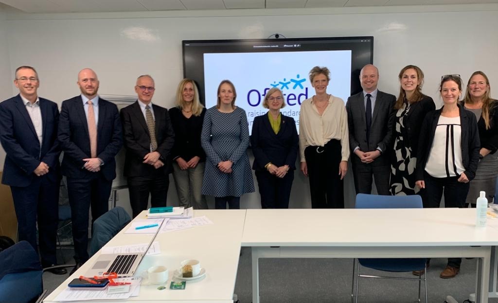 Nederlandse delegatie op bezoek bij Ofsted